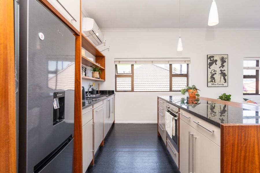 To Let 2 Bedroom Property for Rent in Vredehoek Western Cape